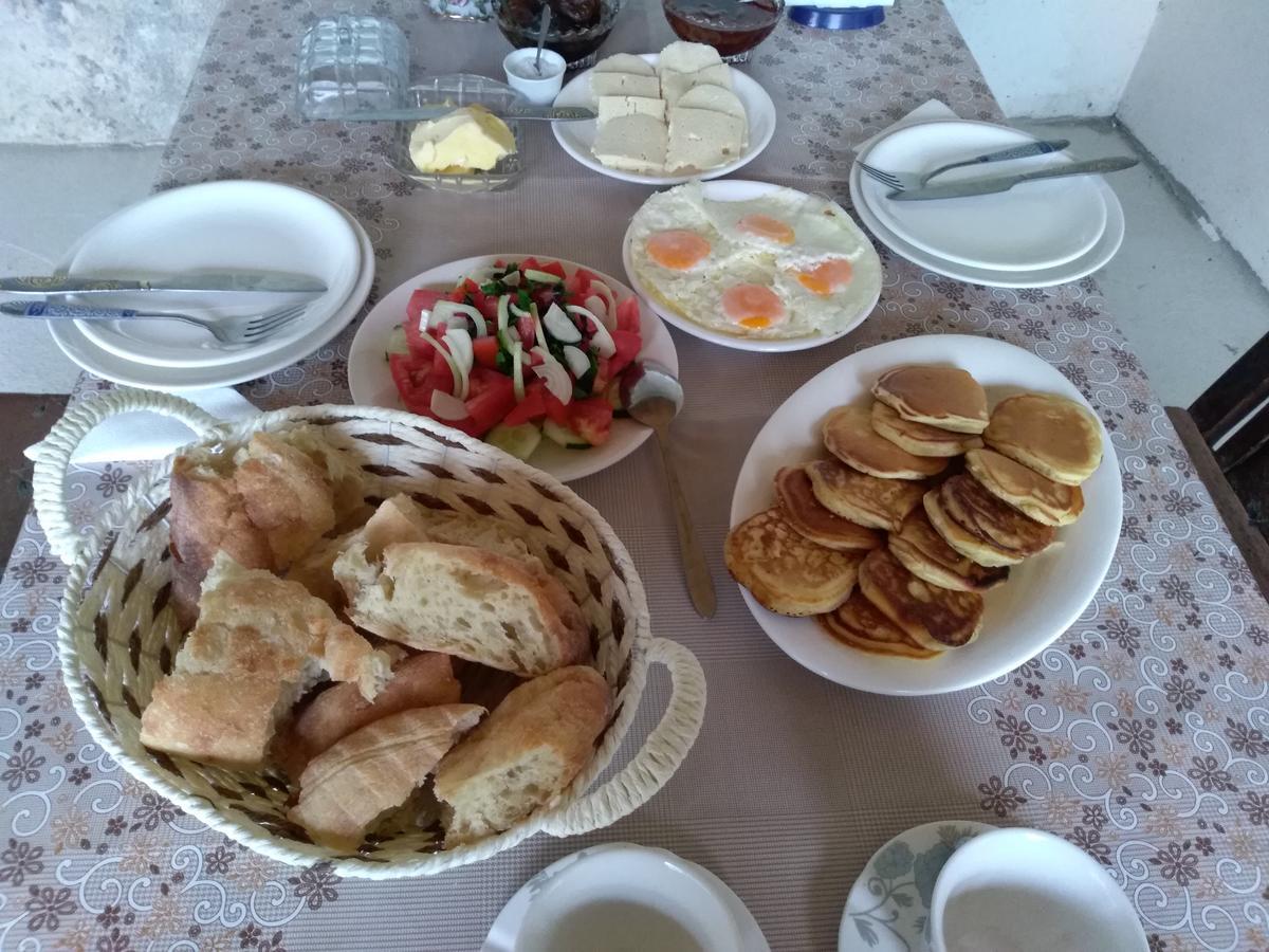 Guest House Anisa Birkiani Kültér fotó